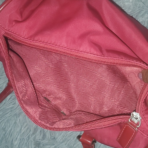 Red Prada purse - Picture 10 of 13
